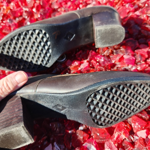 Aerosoles Women's Brown Leather Comfortable Slip-On Stack/Chunk Pump Heel Size 7 - Picture 12 of 12